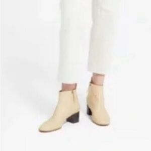 Everlane Day Boot in ecru size 6